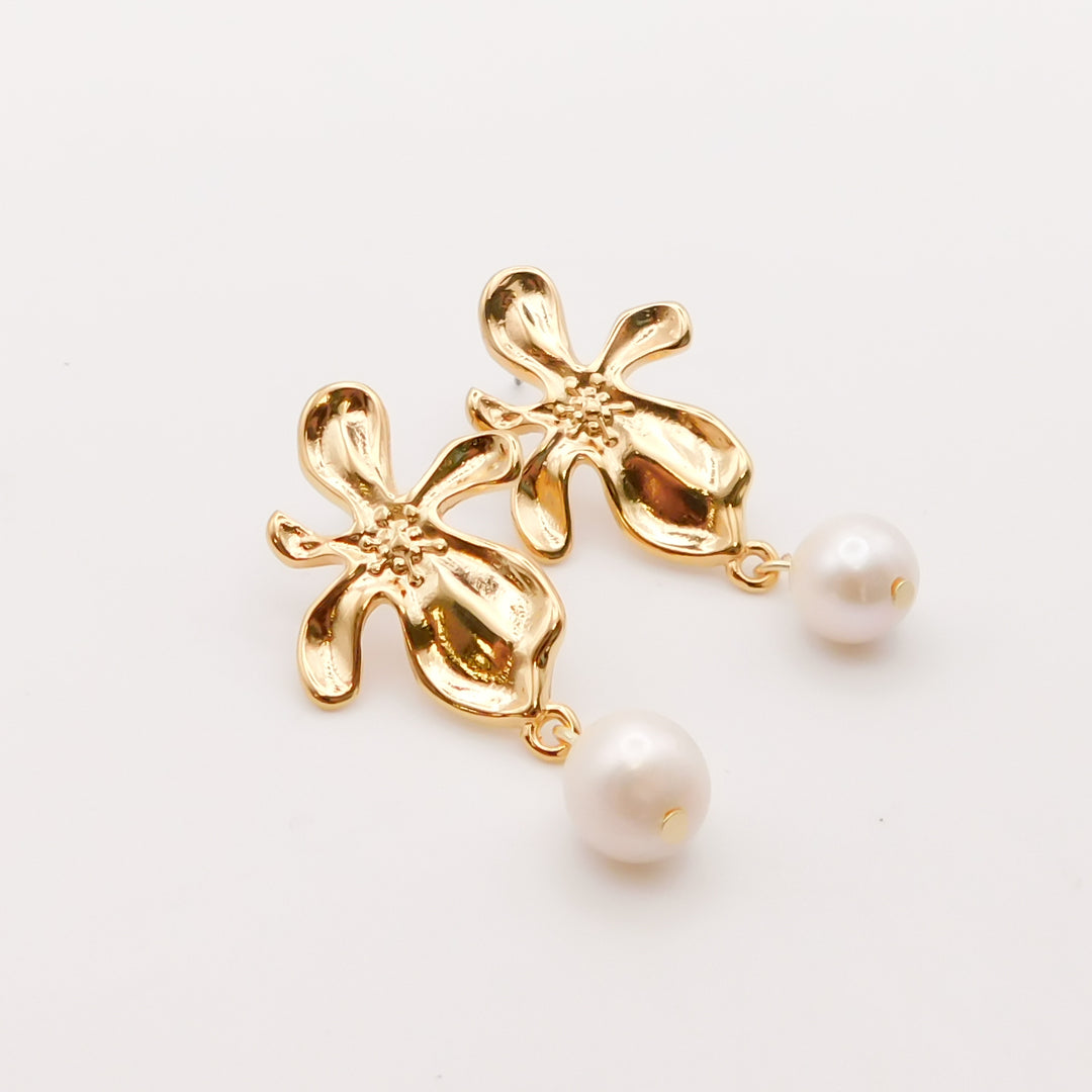 Flash Sale, Floral Stud Earring with Freshwater Pearl, Gold