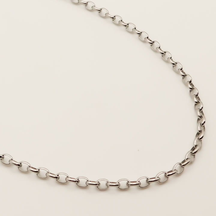 Maya Oval Rolo Chain Necklace