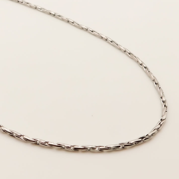 Hallie Twisted Boston Chain Necklace, Silver