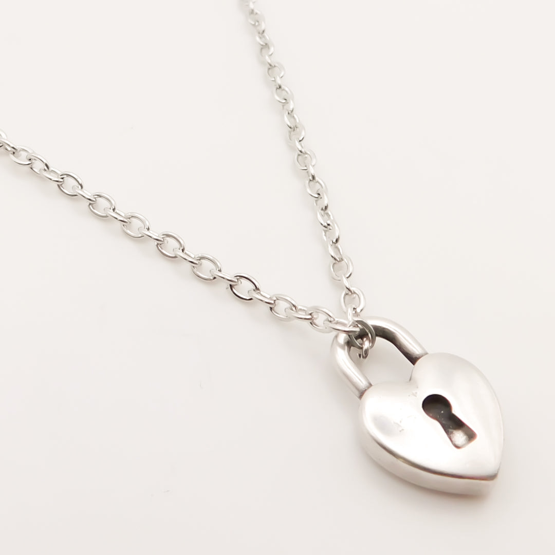 Outlet- Fine Chain Necklace with Padlock Heart, Silver