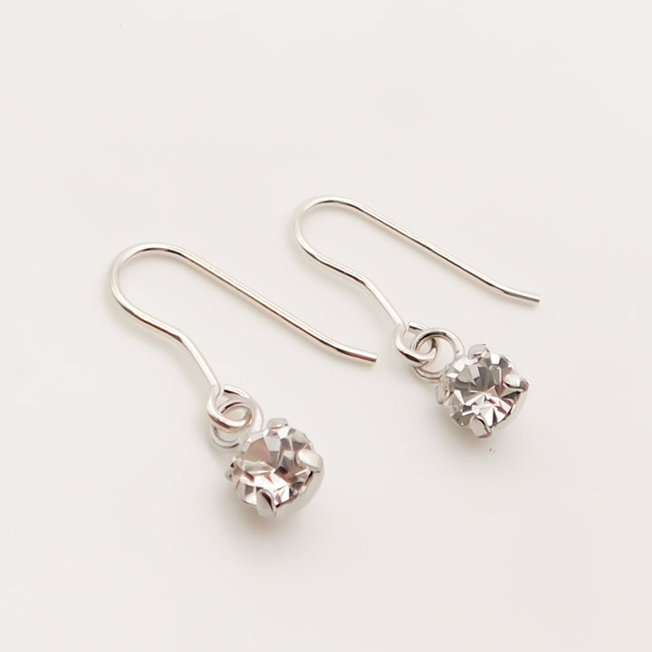 Outlet- Mini Crystal hook earrings