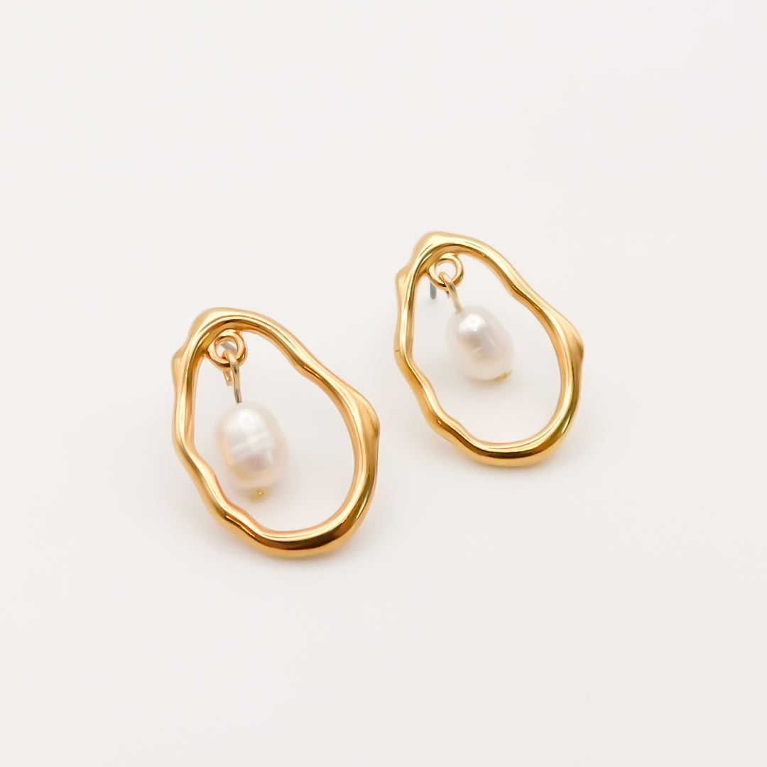 Outlet- Harper Pearl Earrings, Gold