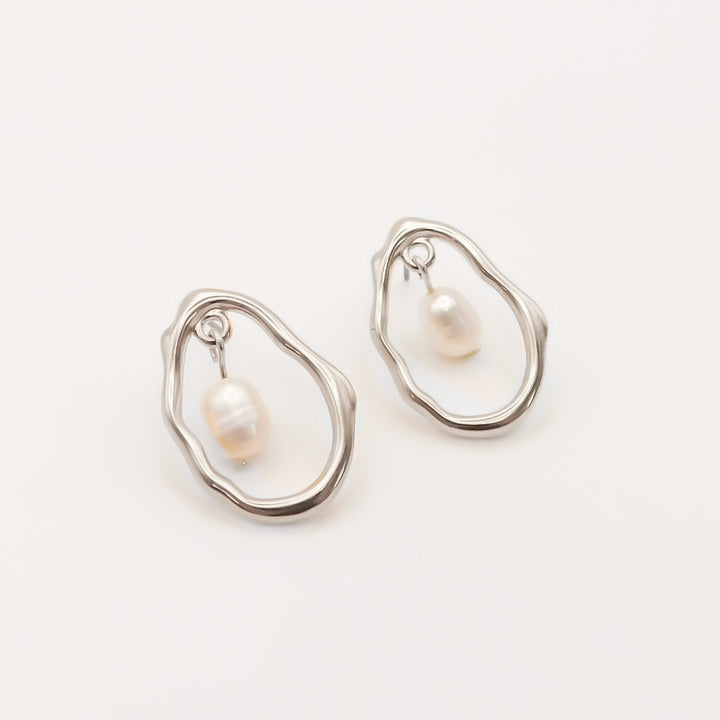 Outlet- Harper Pearl Earrings