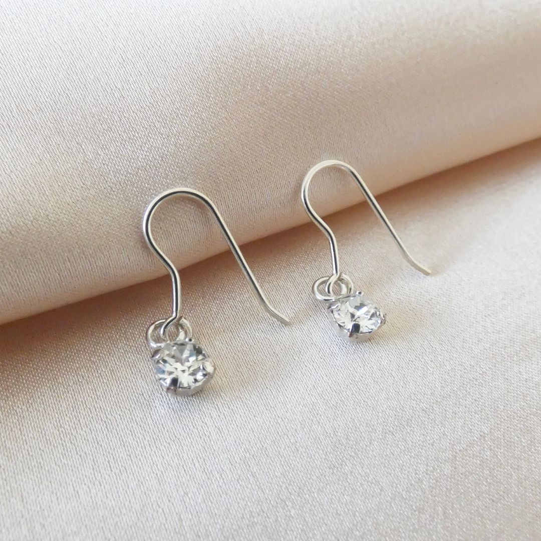 Outlet- Mini Crystal hook earrings