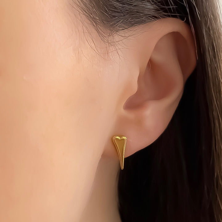 Outlet- Pointed Heart Stud Earrings, Gold