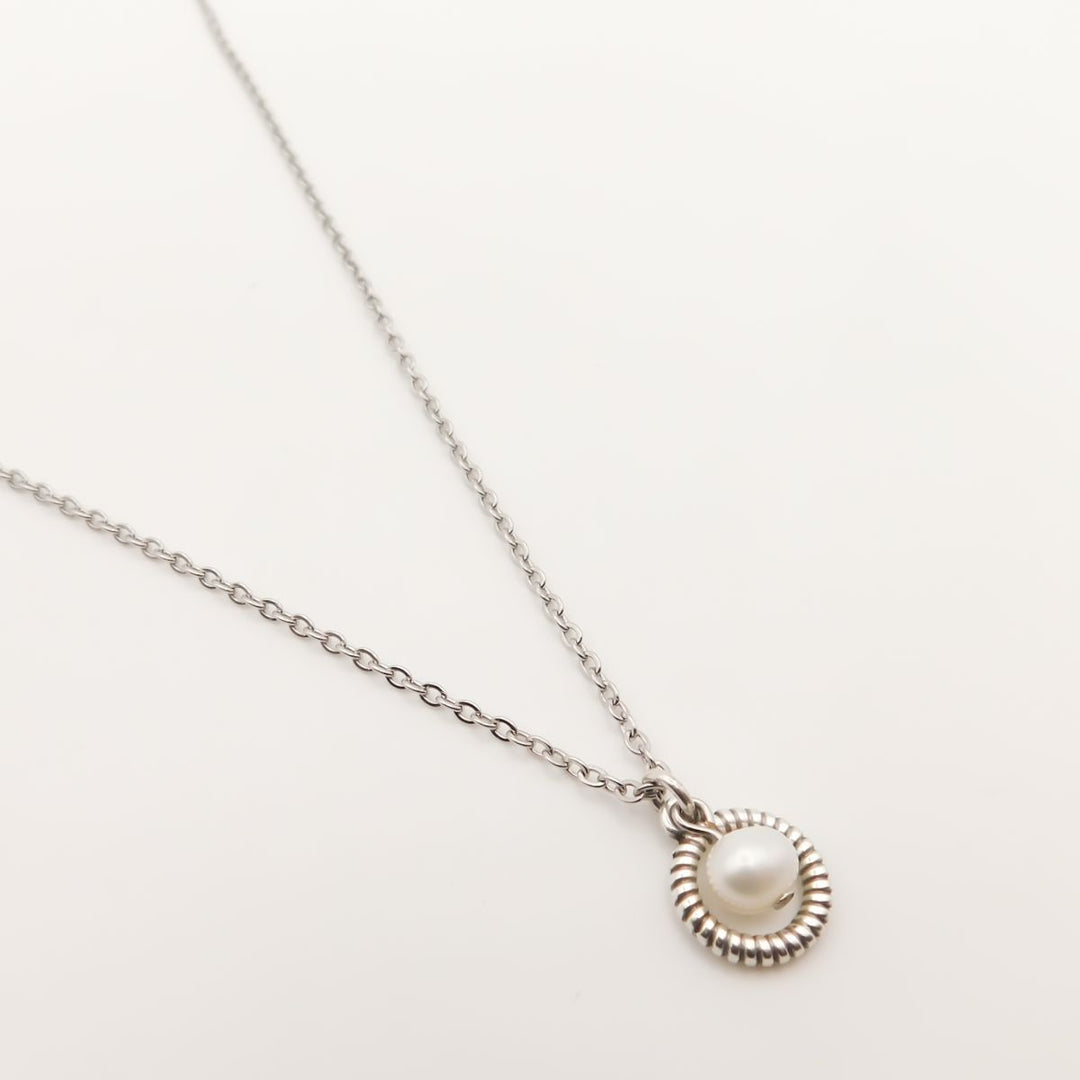 Outlet- Halo Pearl Necklace