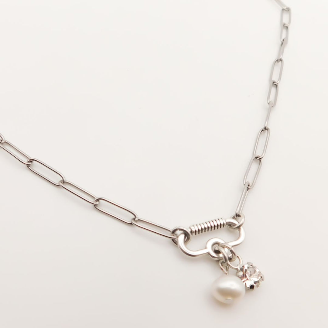 Freya Necklace with Pearl and Crystal