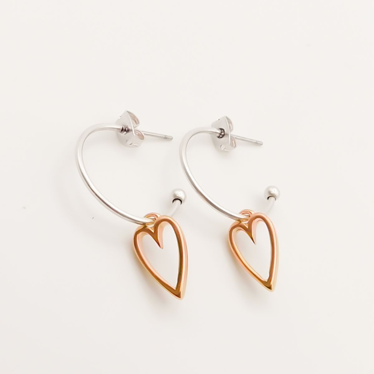 14K Gold Heart Shaped Hoop Earrings (2mm Thick), 16mm
