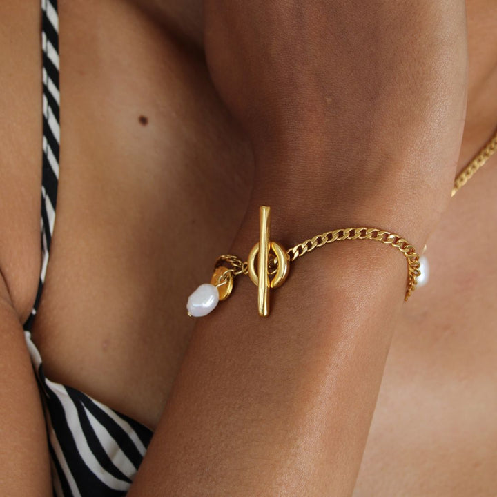 Heidi Curb Bracelet with Irregular Pearl, Gold